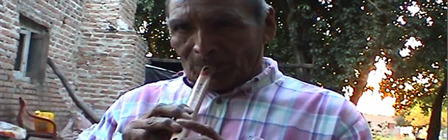 Imagen extraída de un registro audiovisual realizado por Silvia Citro sobre JN ejecutando flauta en Colonia Dolores, Santa Fe